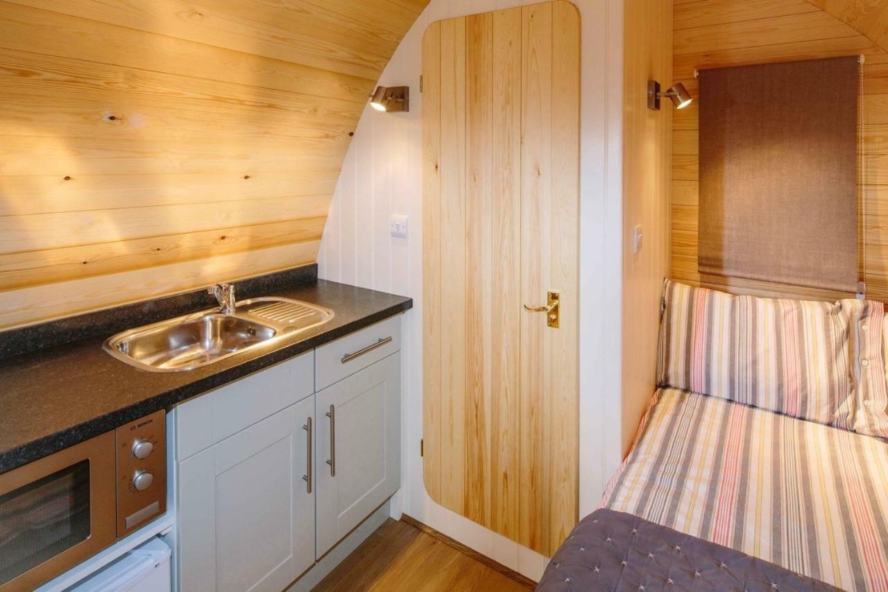 Buttercup Glamping Pod Hotell Cheltenham Eksteriør bilde