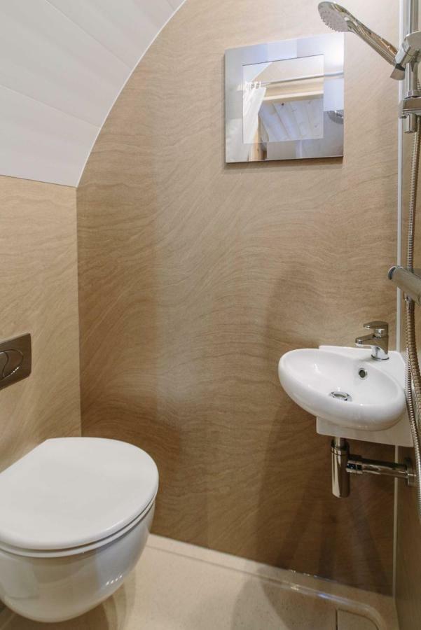 Buttercup Glamping Pod Hotell Cheltenham Eksteriør bilde